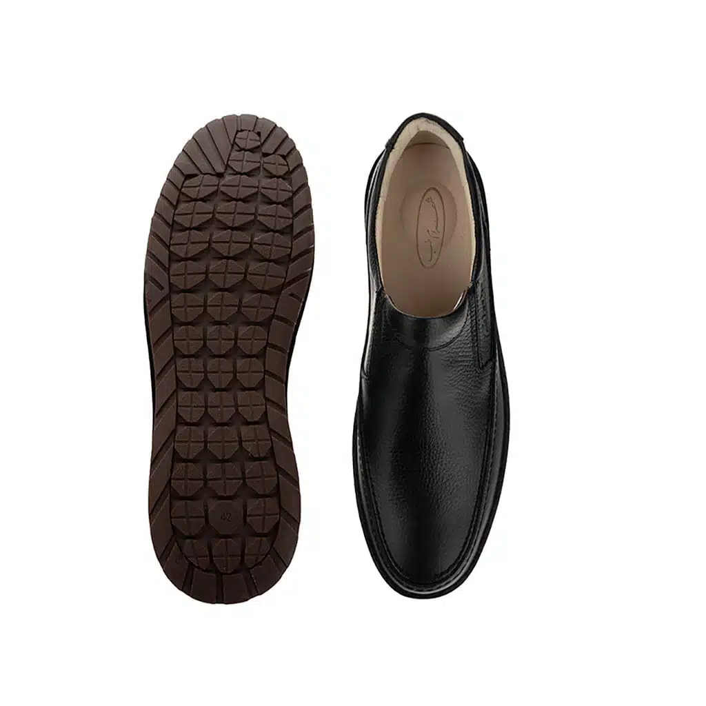 Shahramteb-Leather-Clark-Orthopedic-Shoes-1.jpg.webp کفش طبی مشکی مردانه شهرام طب مدل کلارک چرمی